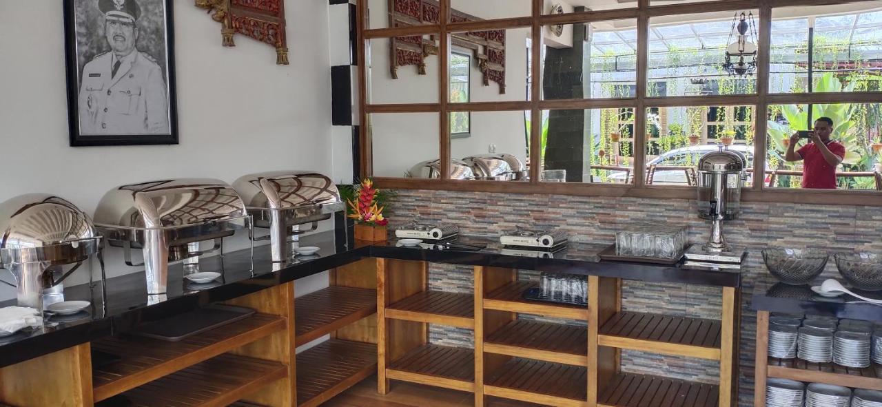 Baratha Hotel & Resto Bondowoso Exterior foto